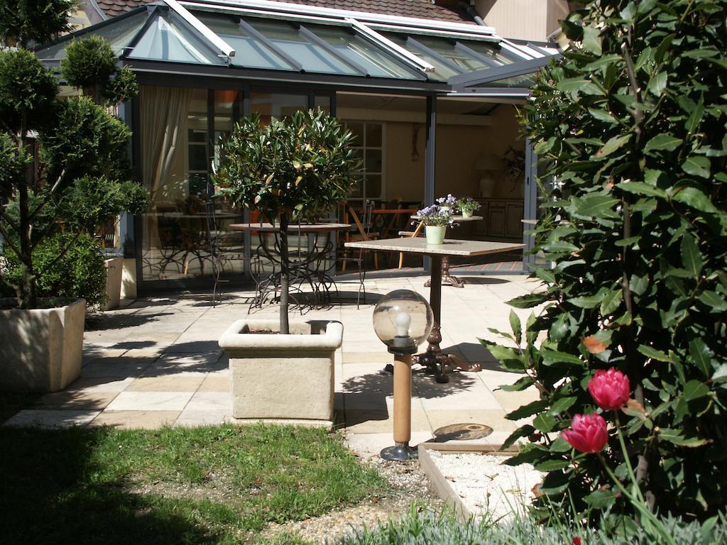 Hotel Le Flamboyant Annecy Esterno foto